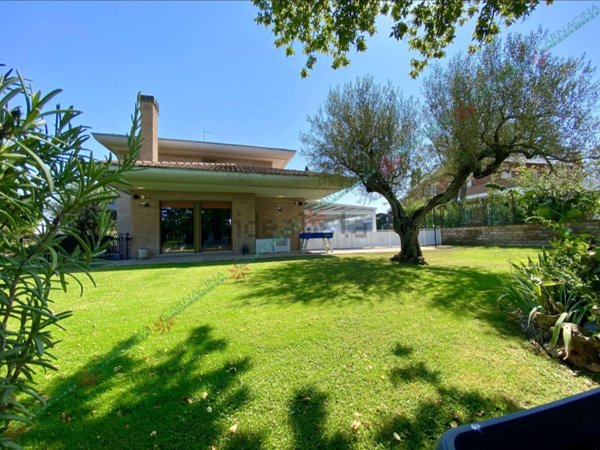 casa indipendente in vendita a Roma in zona Olgiata