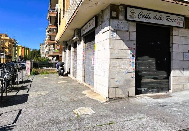 negozio in vendita a Roma in zona Prenestino-Centocelle