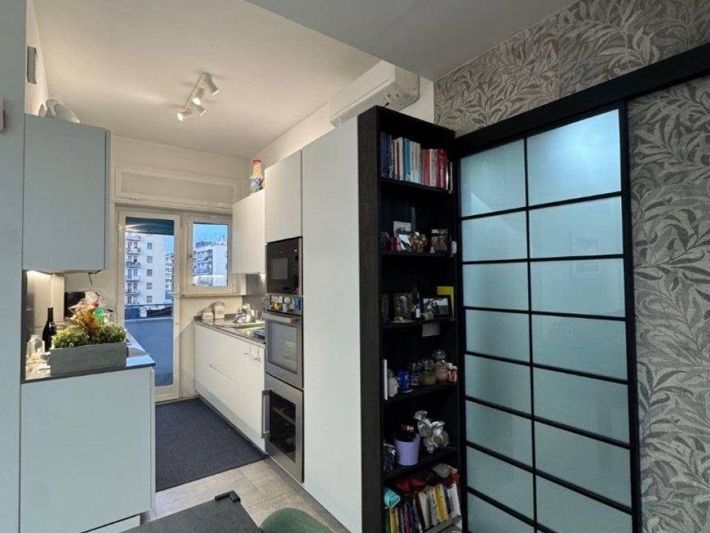 appartamento in vendita a Roma in zona EUR