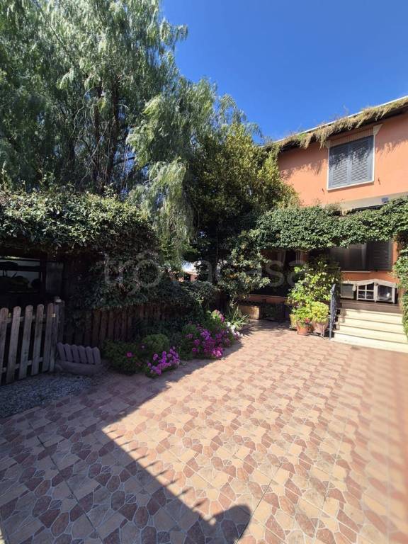 casa indipendente in vendita a Roma in zona Dragona/Bagnoletto