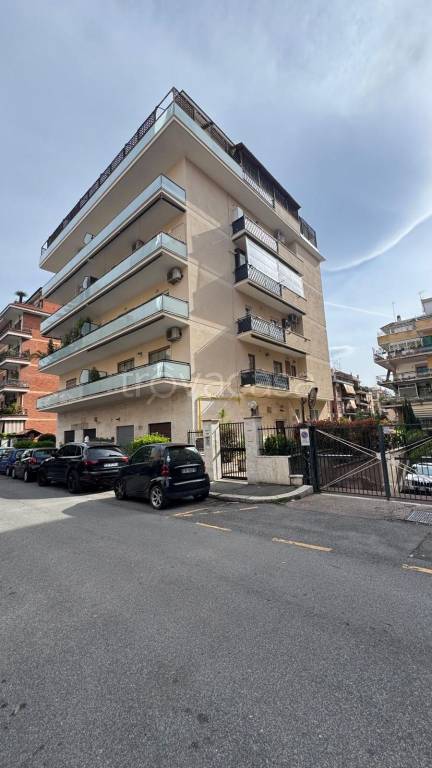 appartamento in vendita a Roma in zona Monte Sacro/Talenti