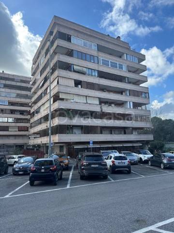 appartamento in vendita a Roma in zona Ardeatino