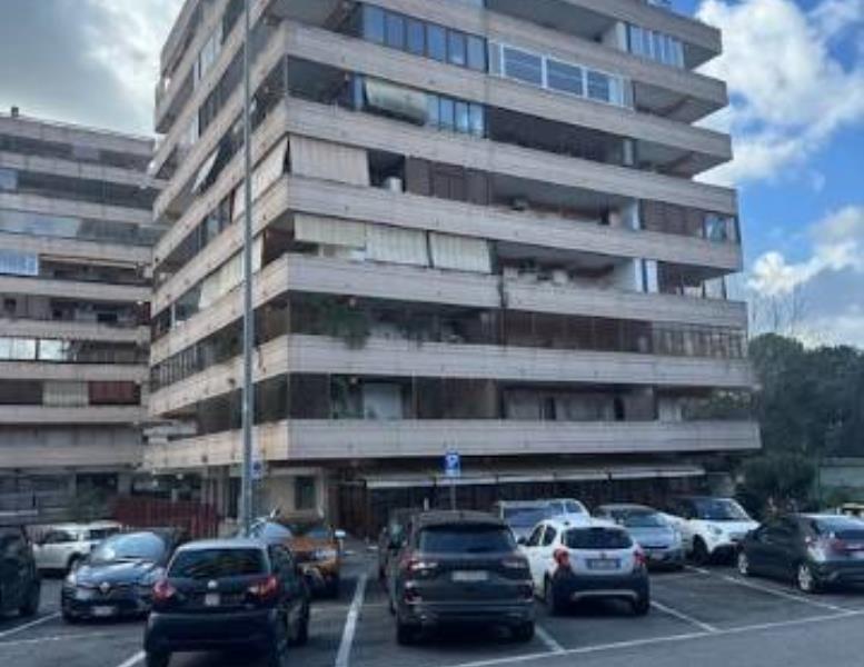 appartamento in vendita a Roma in zona Ardeatino