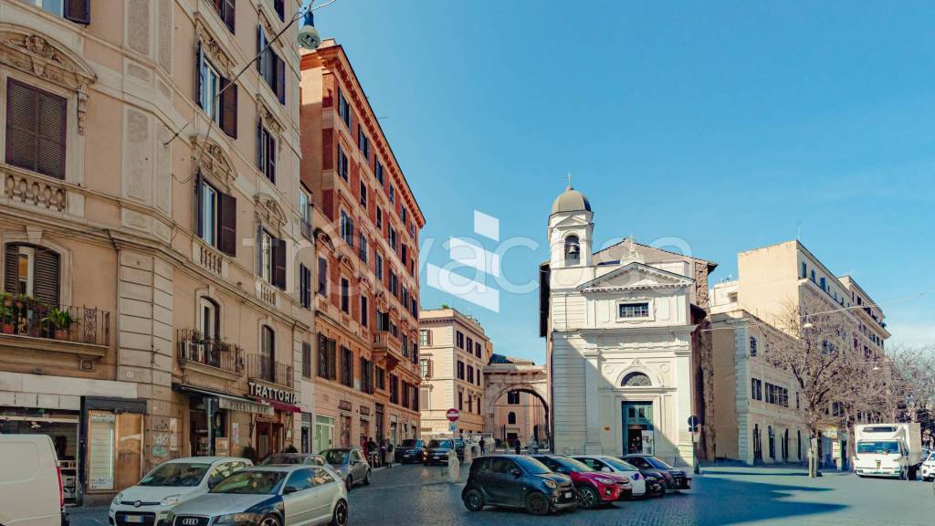 negozio in vendita a Roma in zona Esquilino