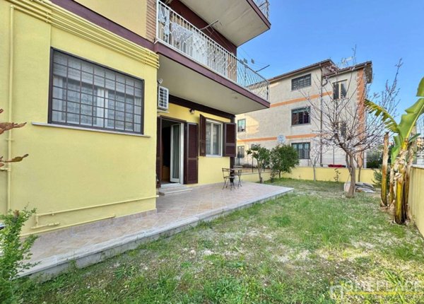 appartamento in vendita a Roma in zona Finocchio