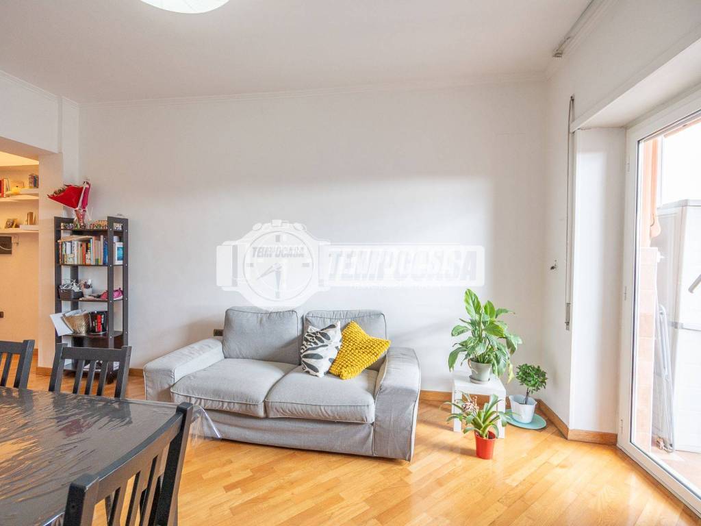 appartamento in vendita a Roma in zona Tuscolano
