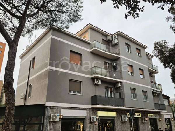 appartamento in vendita a Roma in zona Giuliano Dalmata