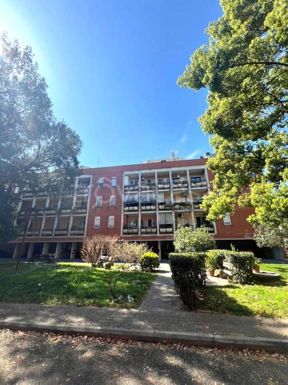 appartamento in vendita a Roma in zona Spinaceto