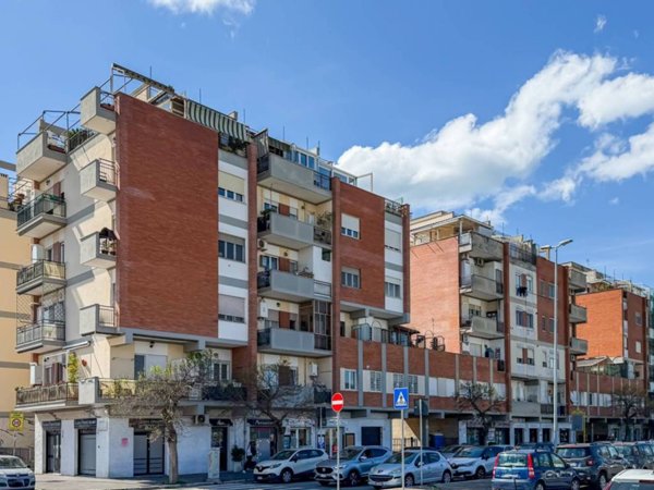 appartamento in vendita a Roma in zona Ostia