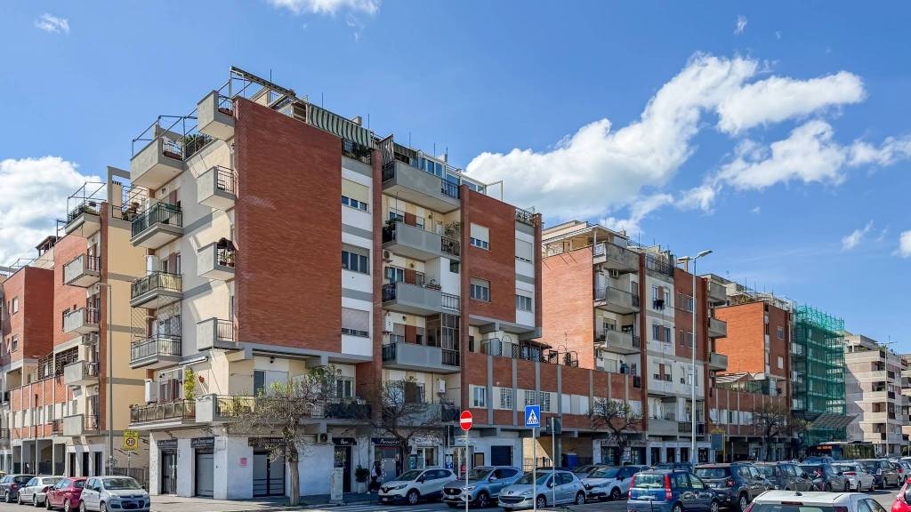 appartamento in vendita a Roma in zona Ostia