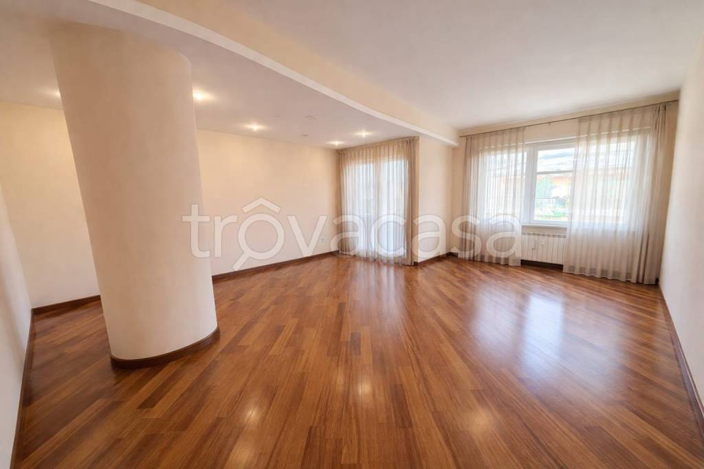 appartamento in vendita a Roma in zona Tomba di Nerone