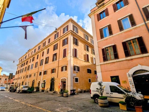 negozio in vendita a Roma in zona Trastevere