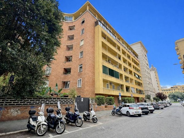 appartamento in vendita a Roma in zona Tuscolano