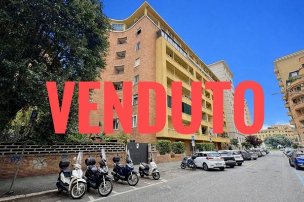 appartamento in vendita a Roma in zona Tuscolano