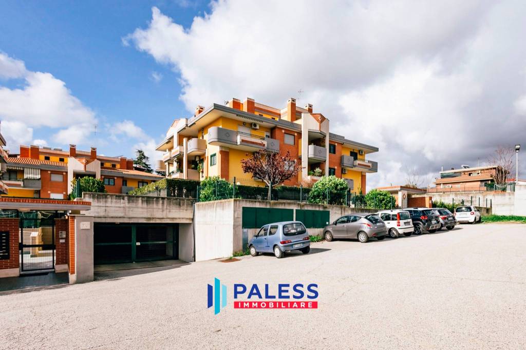 appartamento in vendita a Roma in zona Massimina/Casal Lumbroso