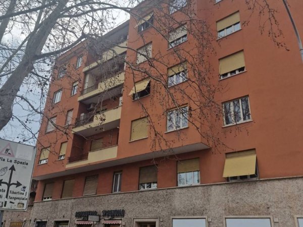 appartamento in vendita a Roma in zona Tuscolano