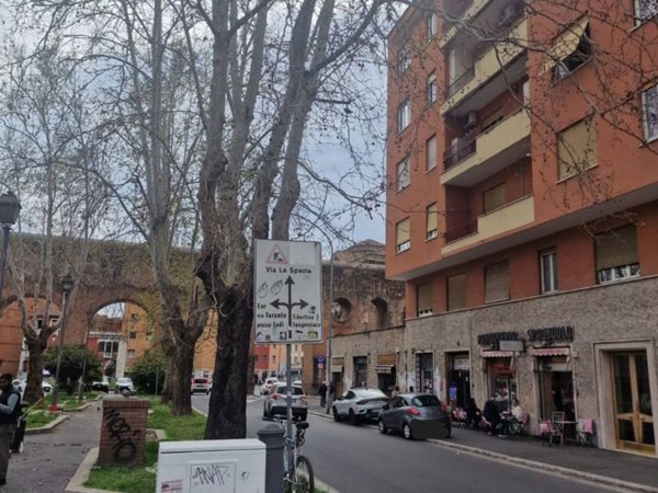 appartamento in vendita a Roma in zona Tuscolano