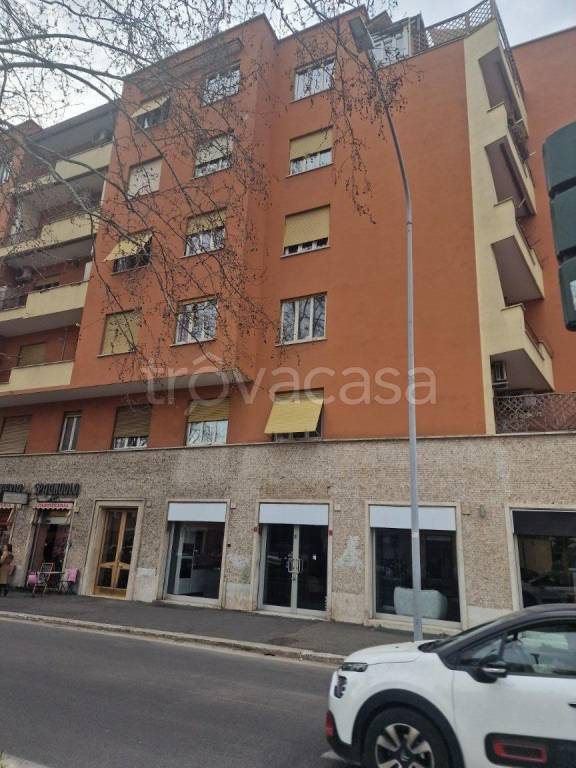 appartamento in vendita a Roma in zona Tuscolano