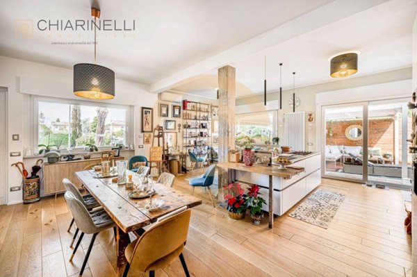 casa indipendente in vendita a Roma in zona Casal Palocco