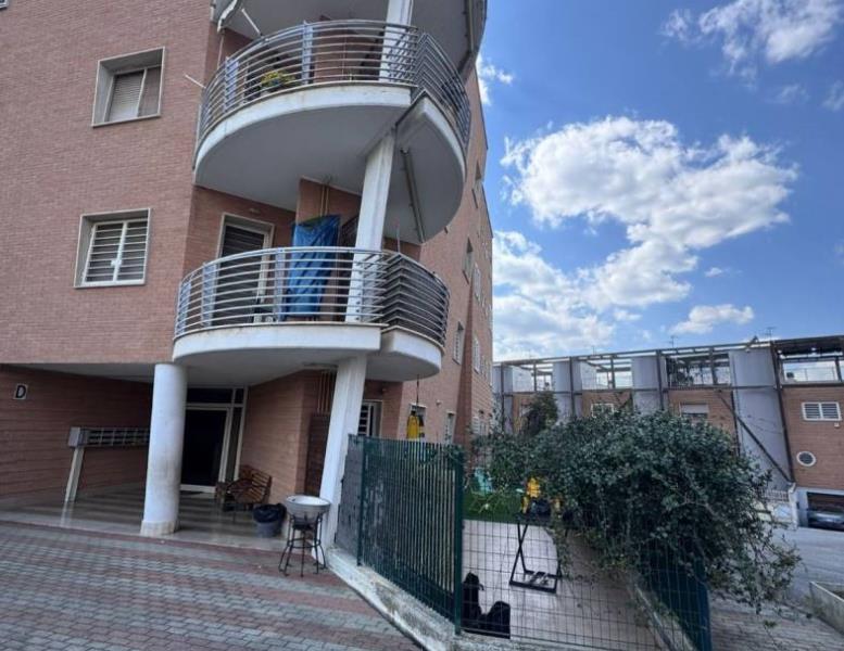 appartamento in vendita a Roma in zona Ponte di Nona