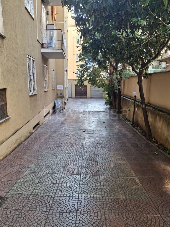 appartamento in vendita a Roma in zona Appio Latino