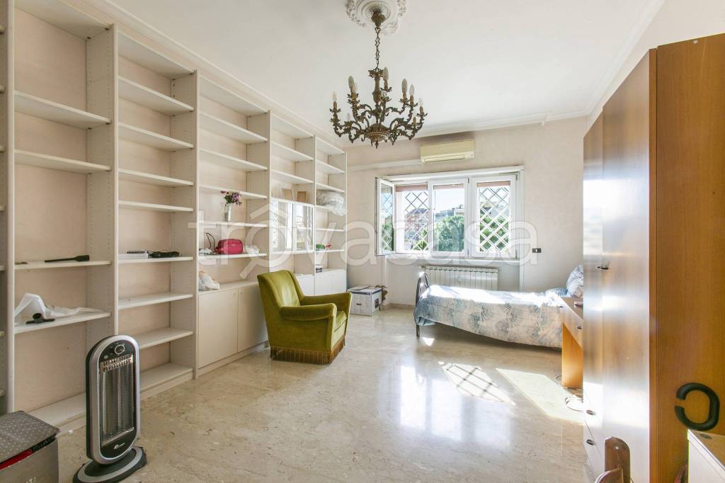 appartamento in vendita a Roma in zona Prenestino-Labicano