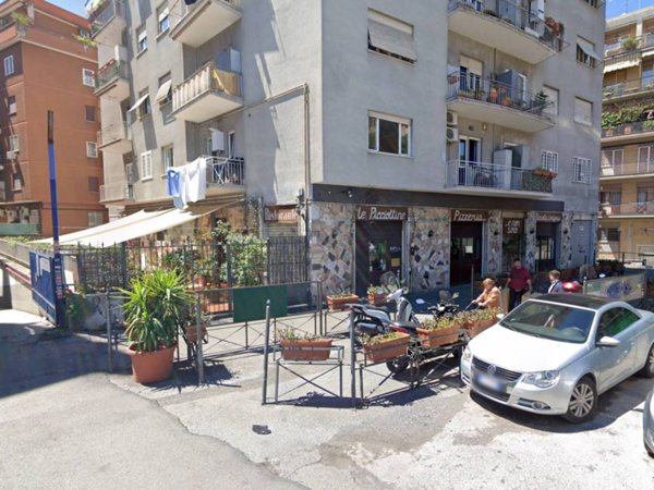negozio in vendita a Roma in zona Prenestino-Centocelle