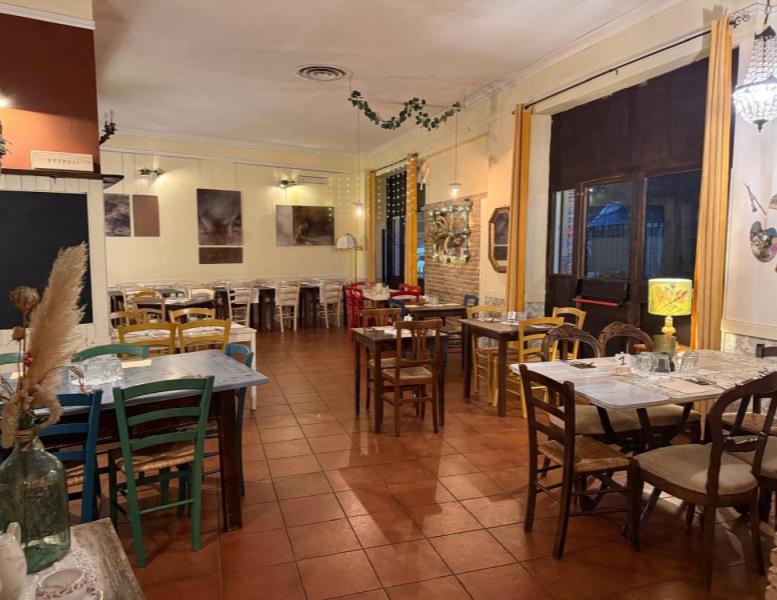 locale commerciale in vendita a Roma in zona Prenestino-Centocelle