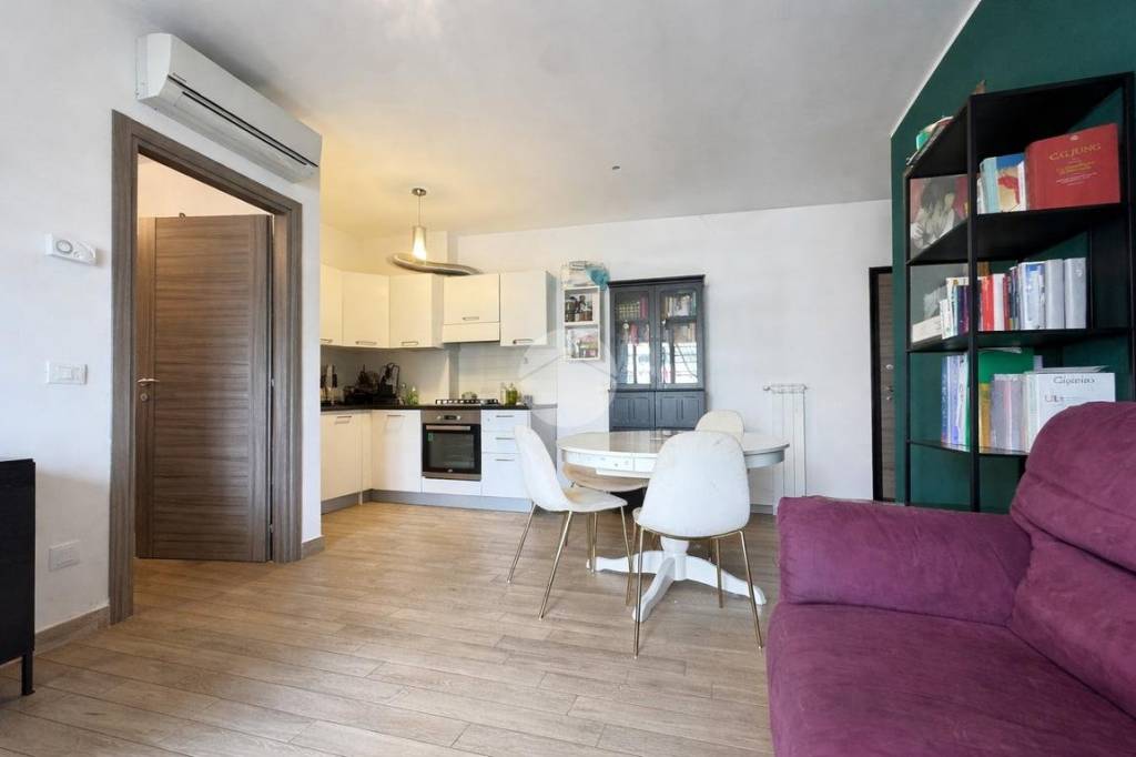 appartamento in vendita a Roma in zona Fonte Laurentina