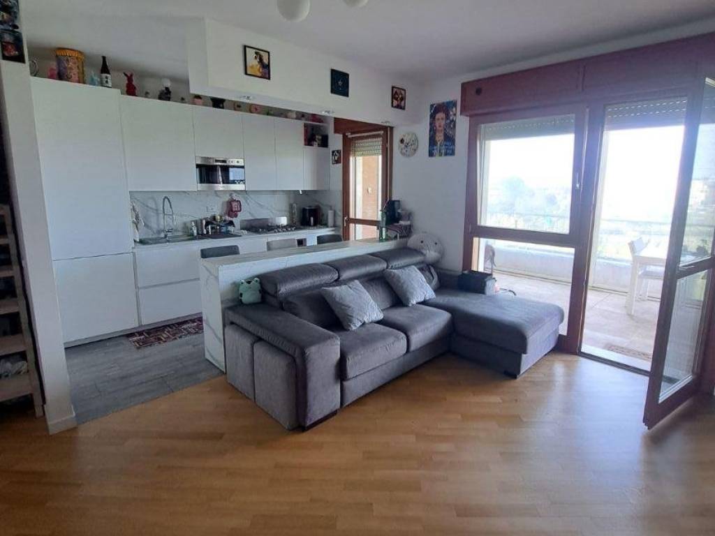 appartamento in vendita a Roma in zona Fonte Laurentina