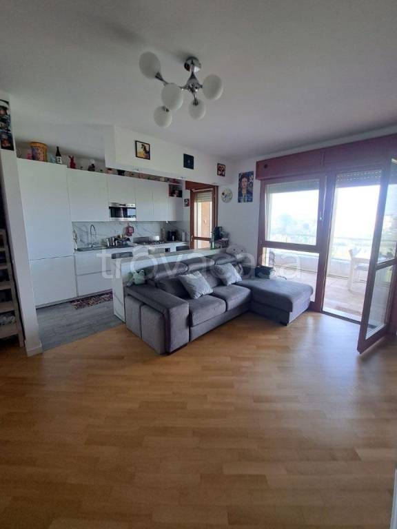 appartamento in vendita a Roma in zona EUR