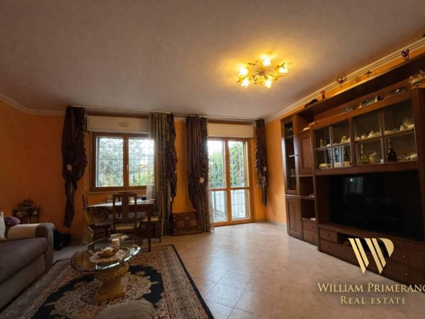 casa indipendente in vendita a Roma in zona Lunghezza