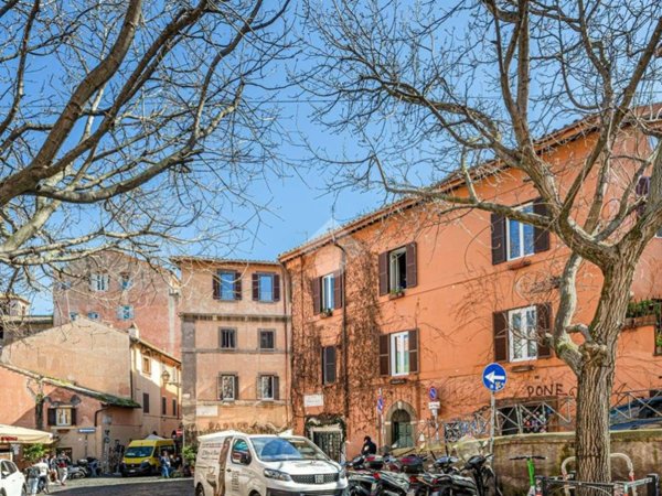 appartamento in vendita a Roma in zona Trastevere