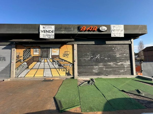 negozio in vendita a Roma in zona Primavalle