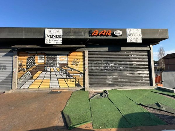 negozio in vendita a Roma in zona Primavalle