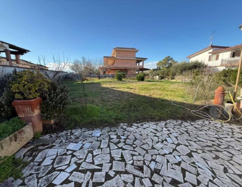 casa indipendente in vendita a Roma in zona Ostiense
