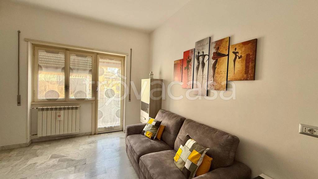 appartamento in vendita a Roma in zona Colle del Sole