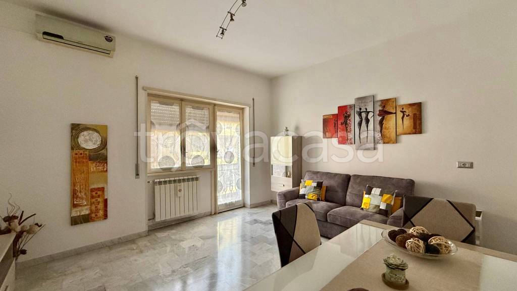 appartamento in vendita a Roma in zona Colle del Sole
