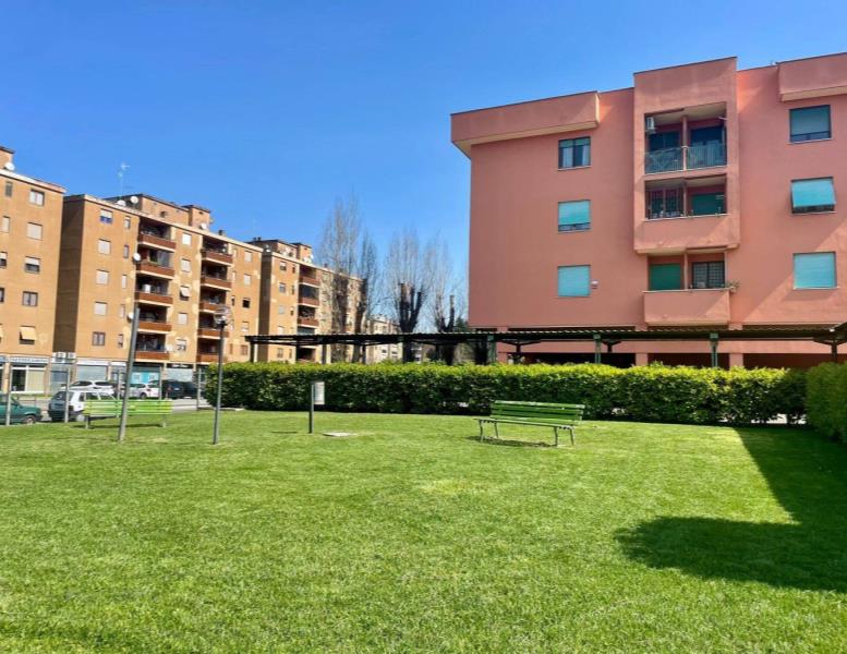 appartamento in vendita a Roma in zona Settecamini