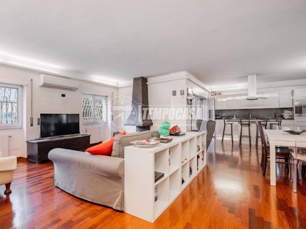 appartamento in vendita a Roma in zona Mostacciano