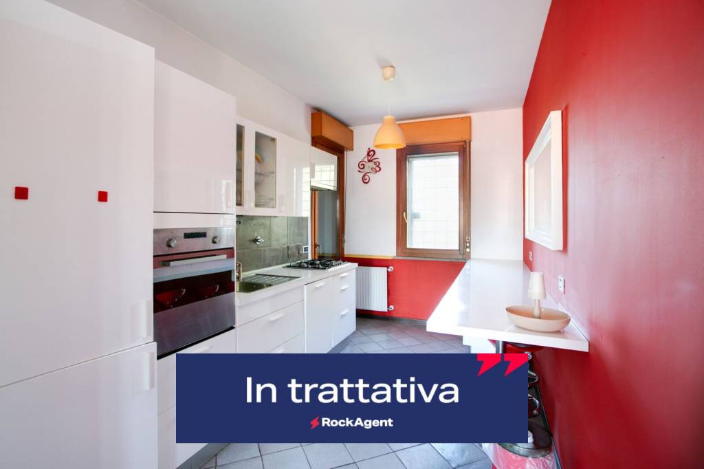 appartamento in vendita a Roma in zona Ostiense