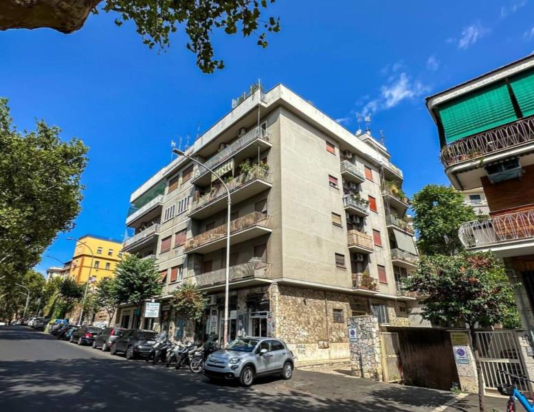 appartamento in vendita a Roma in zona Gianicolense