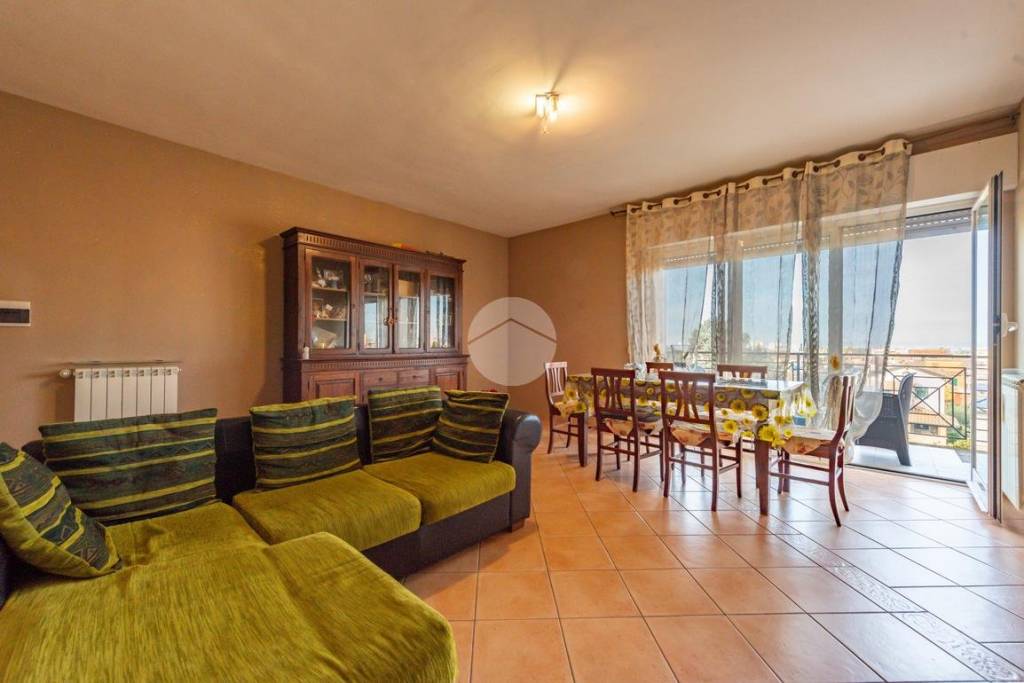 appartamento in vendita a Roma in zona Finocchio