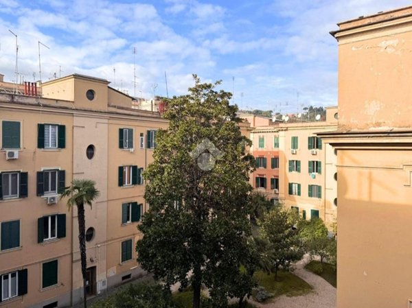 appartamento in vendita a Roma in zona Spinaceto