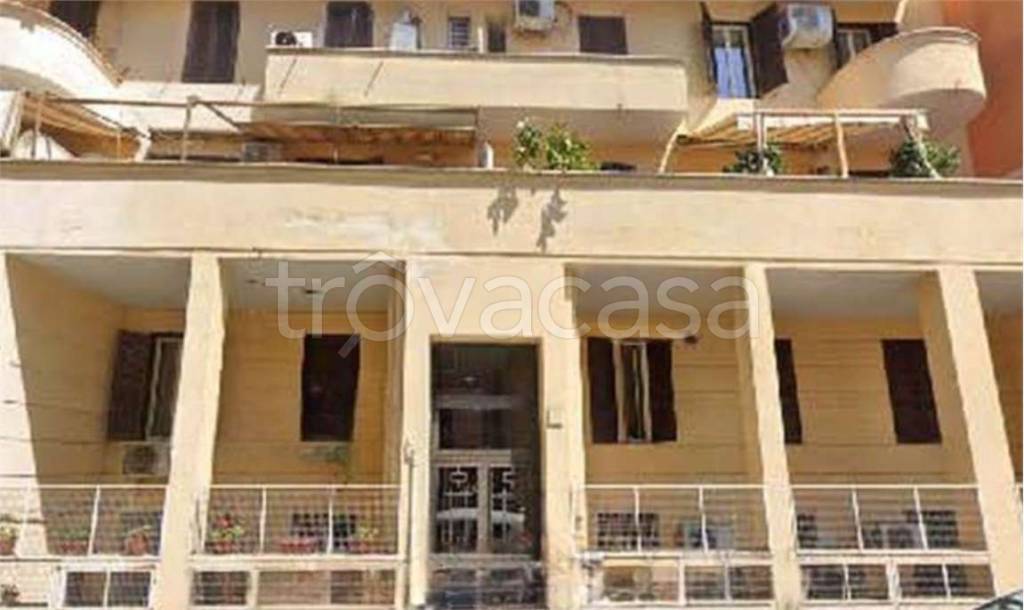 appartamento in vendita a Roma in zona Tuscolano
