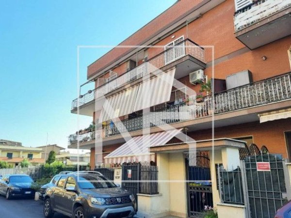 appartamento in vendita a Roma in zona Colle Prenestino