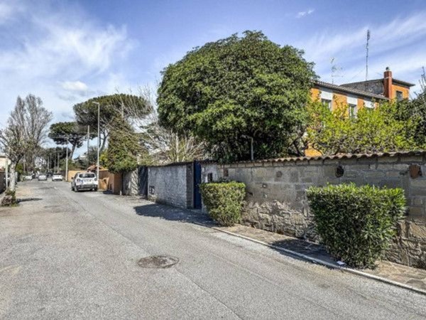 appartamento in vendita a Roma in zona Casal Palocco