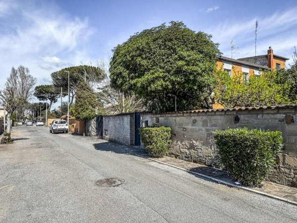 appartamento in vendita a Roma in zona Casal Palocco