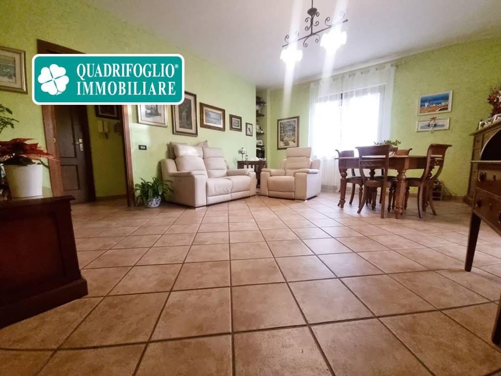 casa indipendente in vendita a Roma in zona Ostia