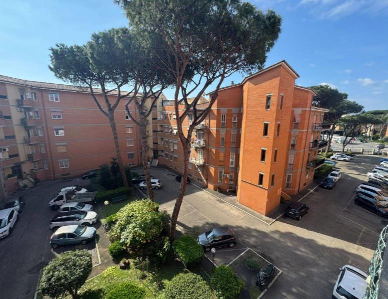 appartamento in vendita a Roma in zona Ostia